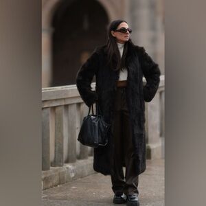 BOTTEGA VENETA Intrecciato Leather Top Handle Oversized Tote Weekender Bag